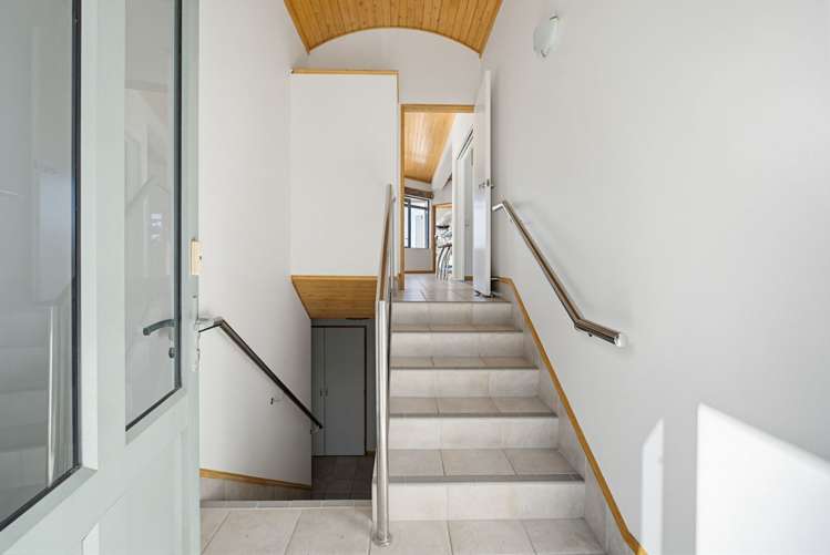 221 Paku Drive_3
