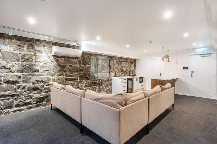 1 Queens Gardens Dunedin Central_15