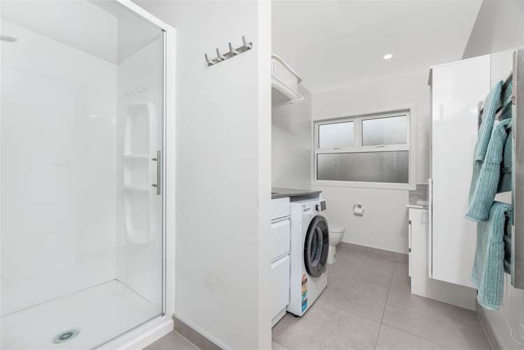 25 Tiroroa Avenue Te Atatu South_16