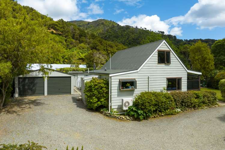 18 Brough Place Anakiwa and Surrounds_2