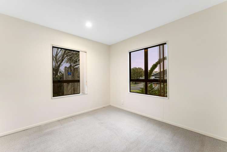 6 Loughinisland Place Manurewa_11