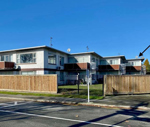 8/48 Straven Road, Riccarton