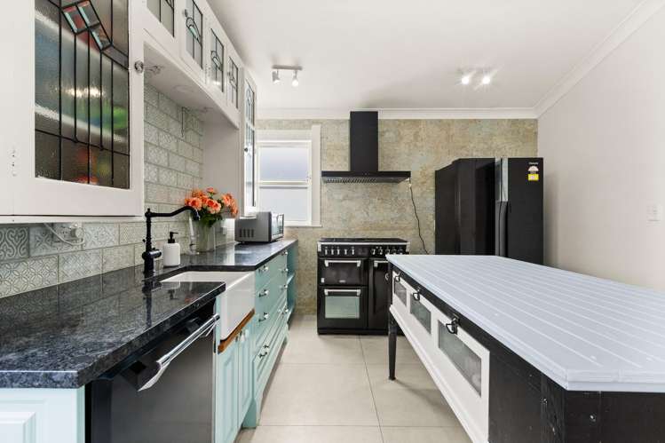 1200 Caroline Road Mayfair_3