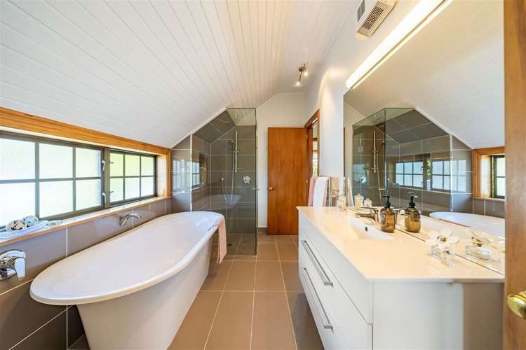 7 Thornycroft Avenue Epuni_11