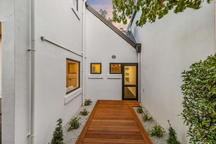 2/8 Mayfair Street Riccarton_33