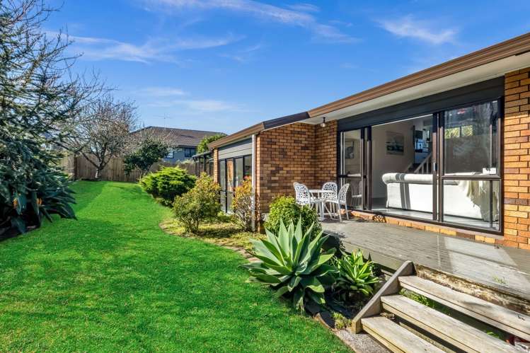 9 Cambric Place Botany Downs_39