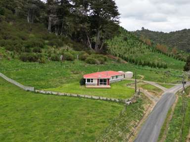 2560 Rawhitiroa Road_2