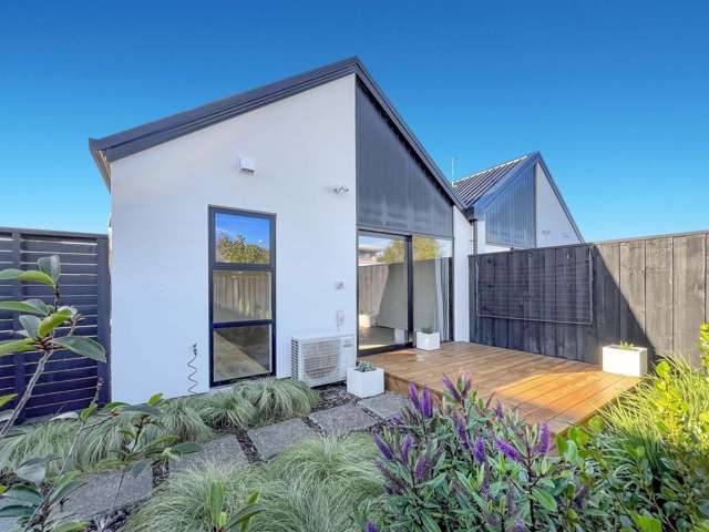 LINWOOD - 2 BEDROOMS, 1 BATHROOM, HEATPUMP, CARPARK