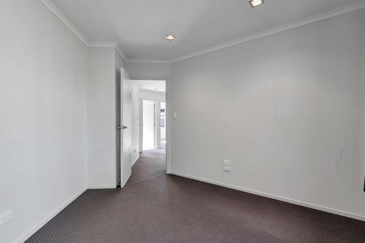 40 Montague Grove Stratford_11