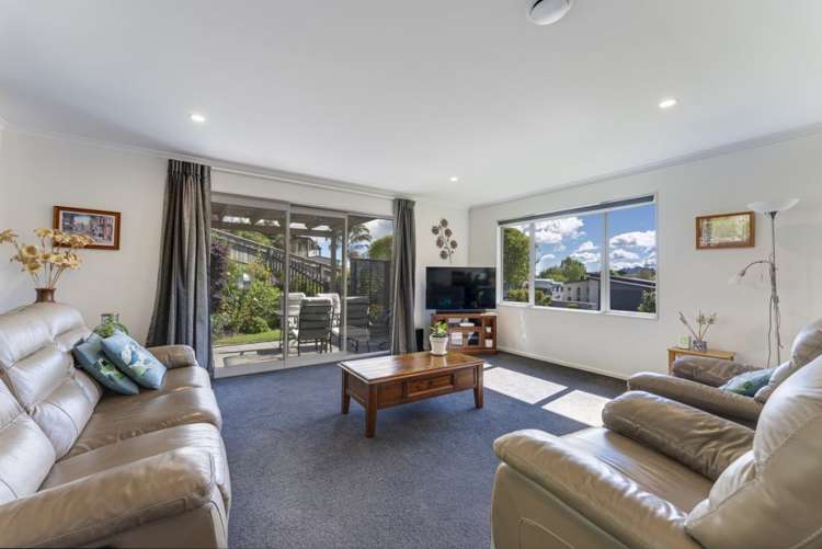 77 Washbourn Drive Richmond_8