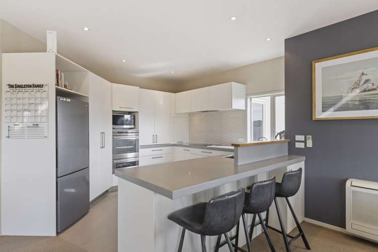 10 Sampson Avenue Waiwhakaiho_7