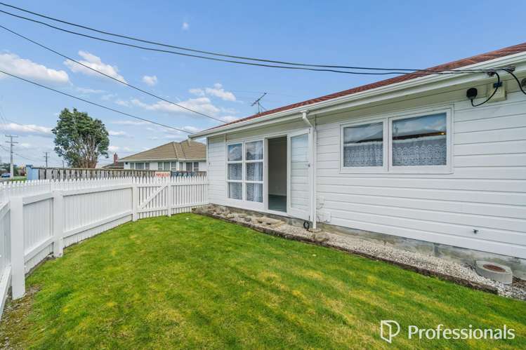 5/1079 High Street Taita_17