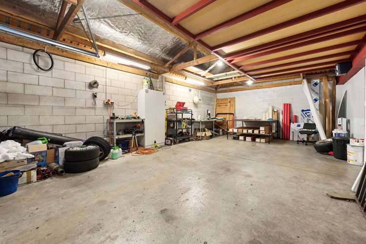 1 Greta Street Glenview_15