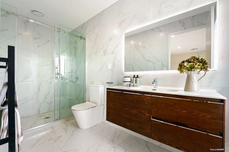 39 Koropa Road Flat Bush_12