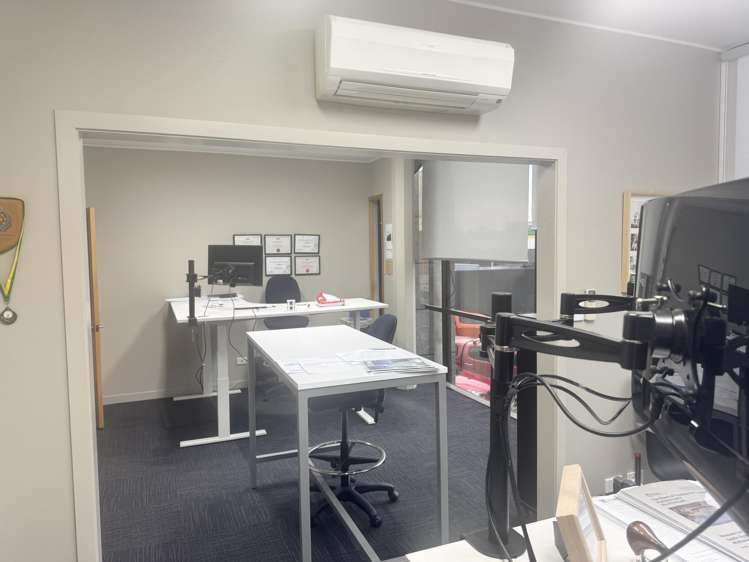 207 Avenue Road East Hastings_4