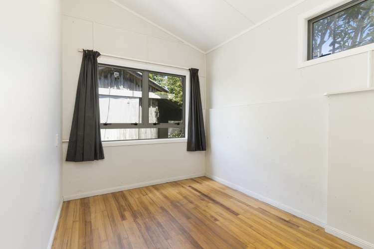 304 Glengarry Road Glen Eden_6