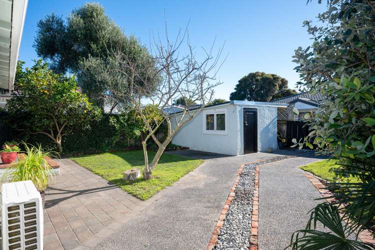 9 Kinross White Street Napier South_21