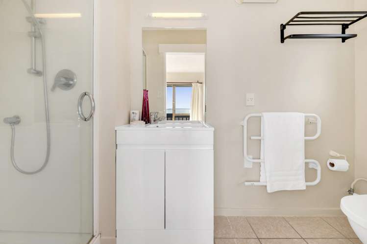32 Haseler Crescent Mellons Bay_8
