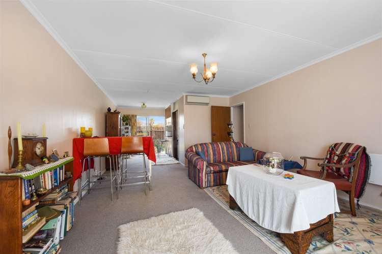 2/10 Exeter Street Stoke_1