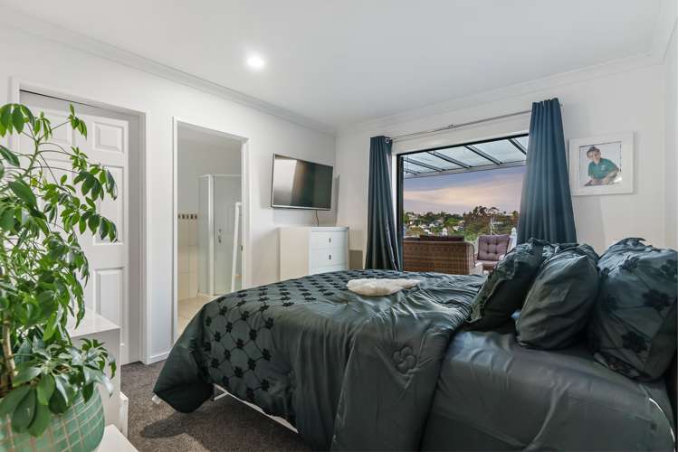 7 Exotic Place Massey_13