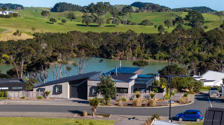 4 Omahina Street Raglan_24