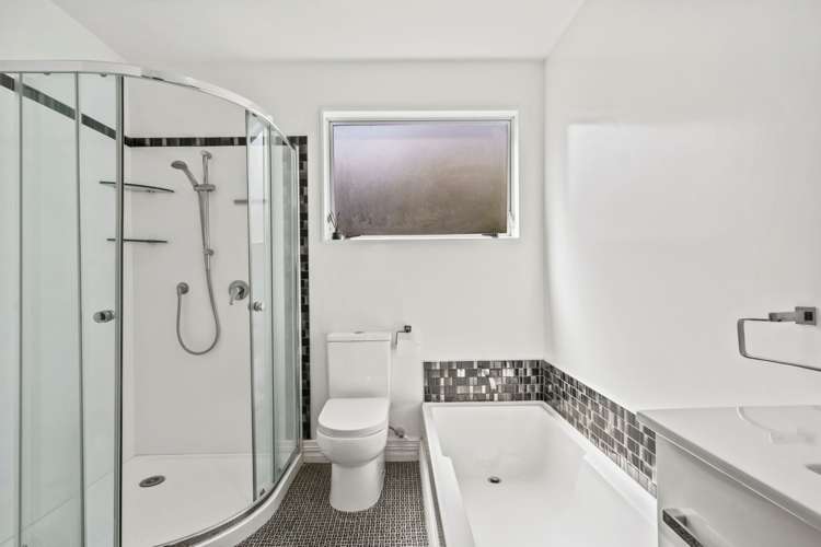 1/38 Kings Crescent Lower Hutt_12