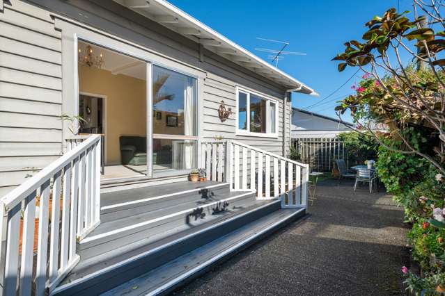 1/18 Gladstone Road Northcote_4