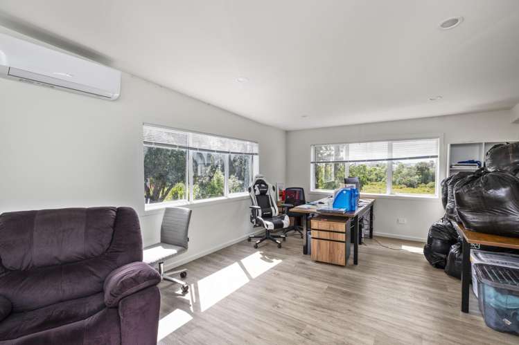 8 Riverbank Road New Lynn_4