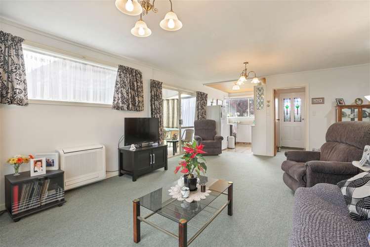 13 Burton Place Owhata_6