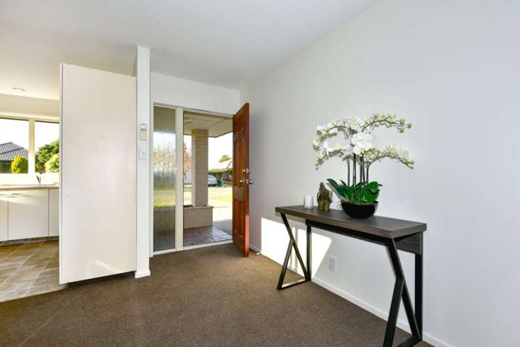 1/36 Kintyre Drive Broomfield_5