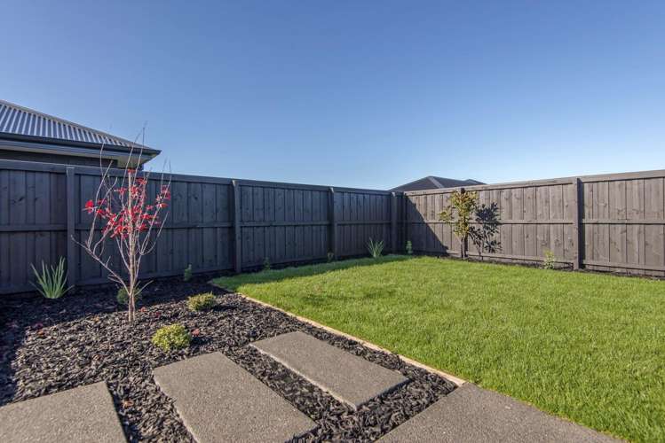 42 Finstock Way 11103_19