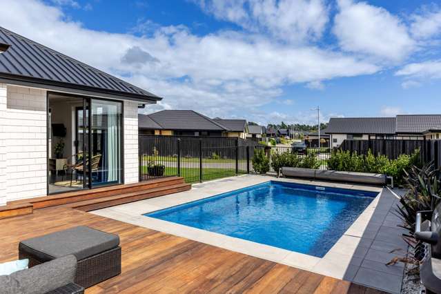 8 Hurricane Way Burleigh_2