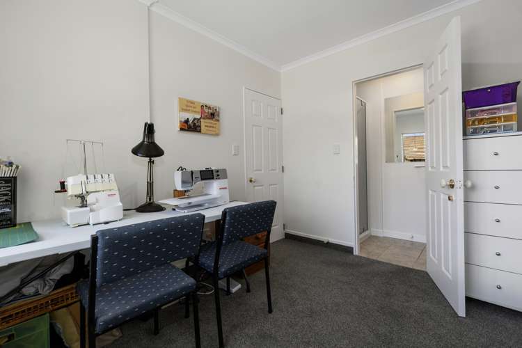 38 Eaton Crescent Matua_10