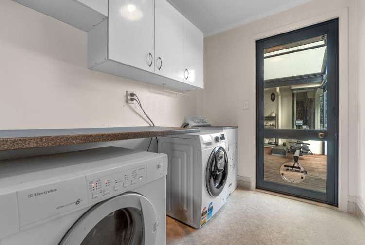 9 Guernsey Place Grandview Heights_21