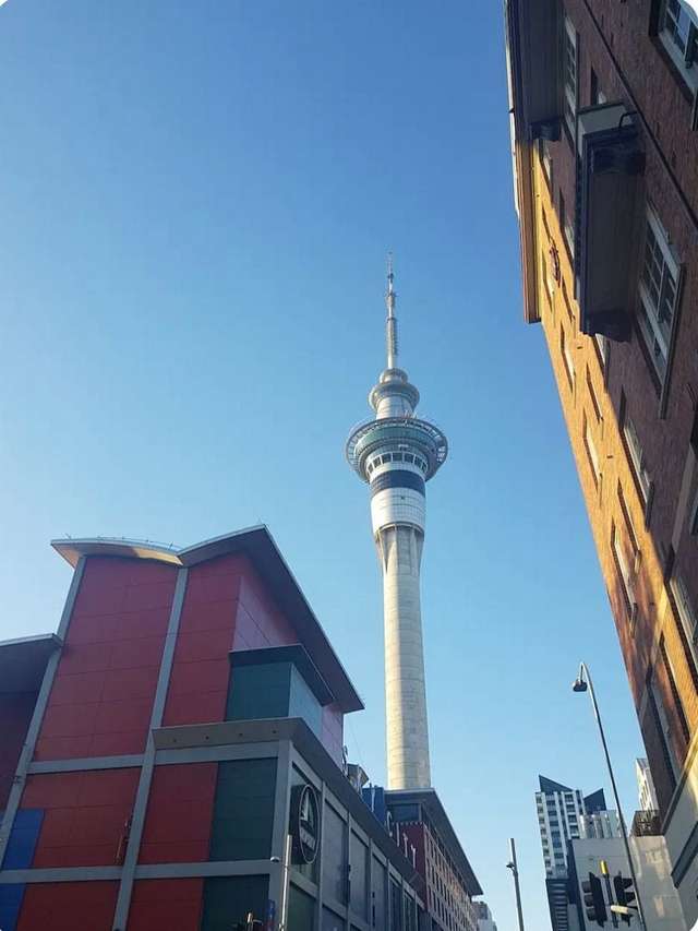 CBD - A huge 1 bedroom fully furnished apartment