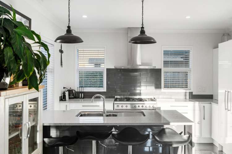 14 Celmisia Retreat Papamoa Beach_2