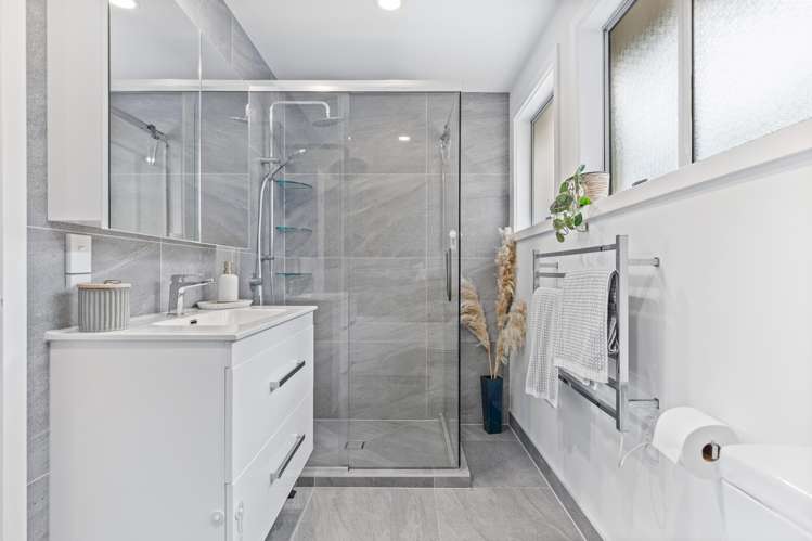 43 Onedin Place Titirangi_16