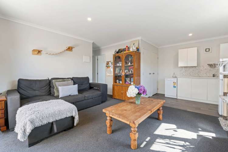 66 Saint Annes Crescent Wattle Downs_24