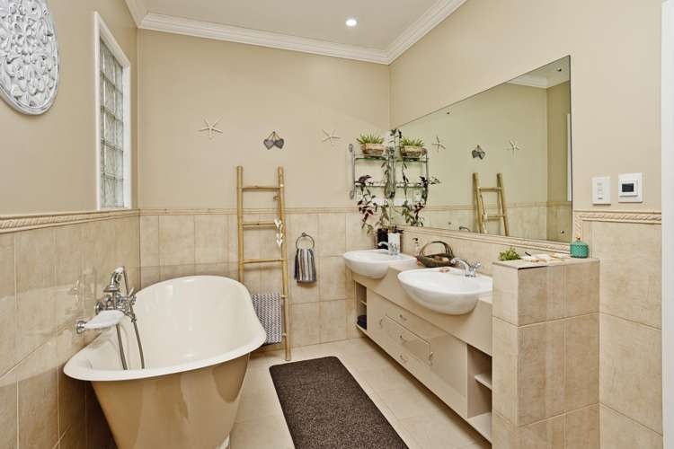 7 Antrim Street Windsor_13