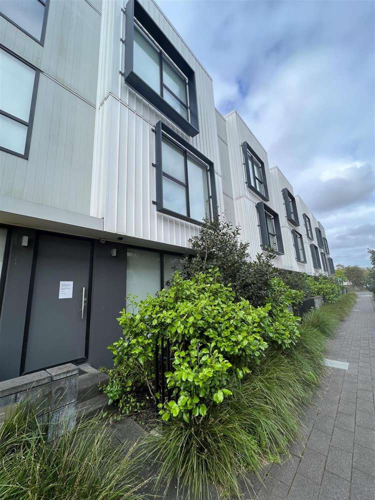 12 Kimiora Street Three Kings_17