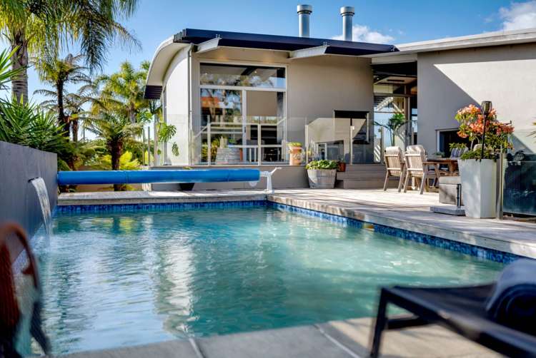 8 Intrepid Crescent Beachlands_9