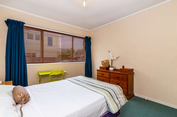 2/15 Kotare Street Hilltop_7