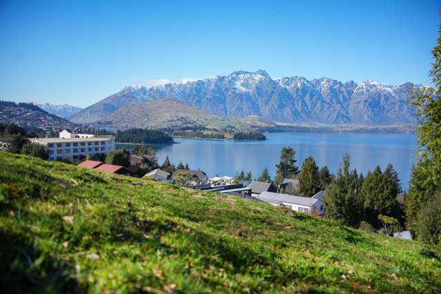 A Rare Canvas in a Prestigious Queenstown Setting