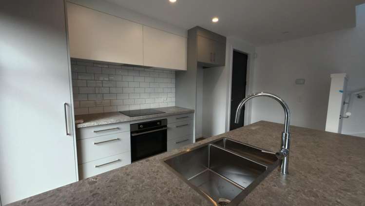 1/63 Hinemoa Avenue 11209_2