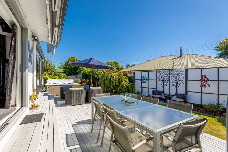 8 Neale Avenue Stoke_14