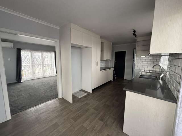 37 Metcalfe Road Ranui_2