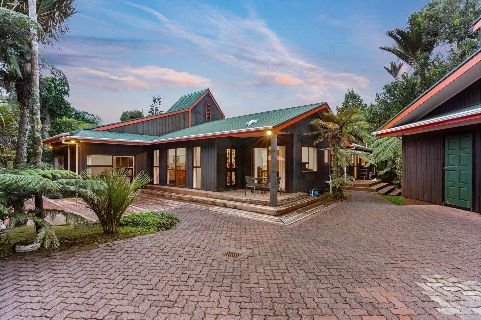 195a Scenic Drive Titirangi_0