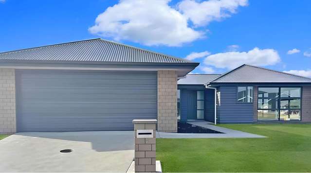 Stylish, Modern, Near New Build