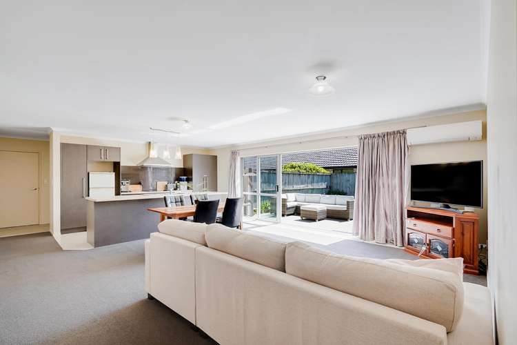 30 & 30A Sirius Crescent Rototuna North_10