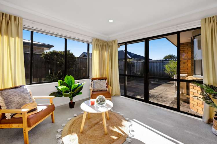 1/2 Waiwera Place Merrilands_22